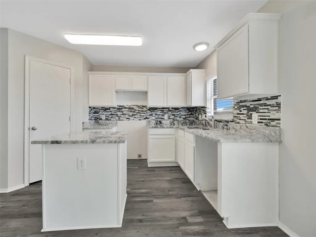 235 Yale Boulevard Glenn Heights TX 75154