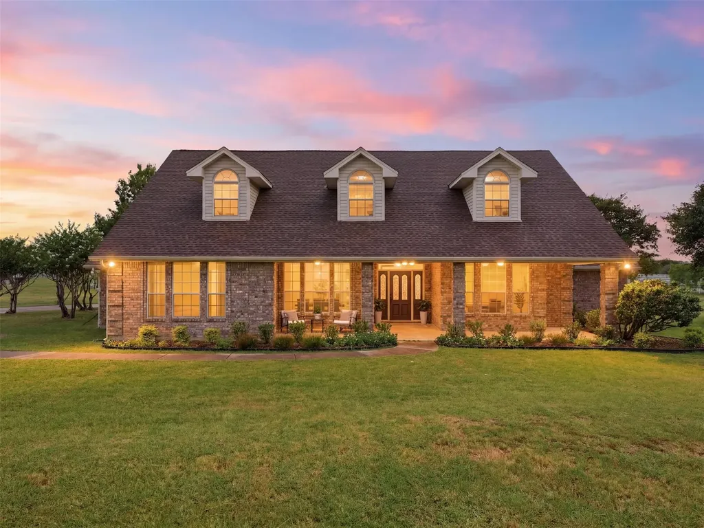 902 W Pioneer Circle Argyle TX 76226