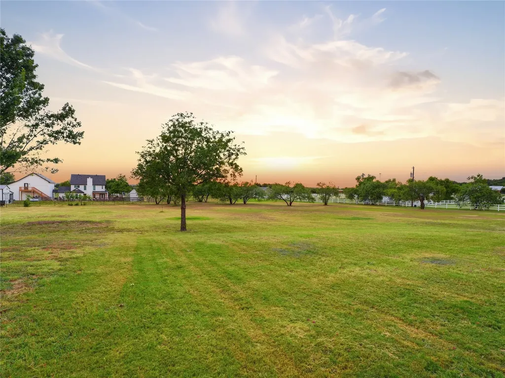 902 W Pioneer Circle Argyle TX 76226