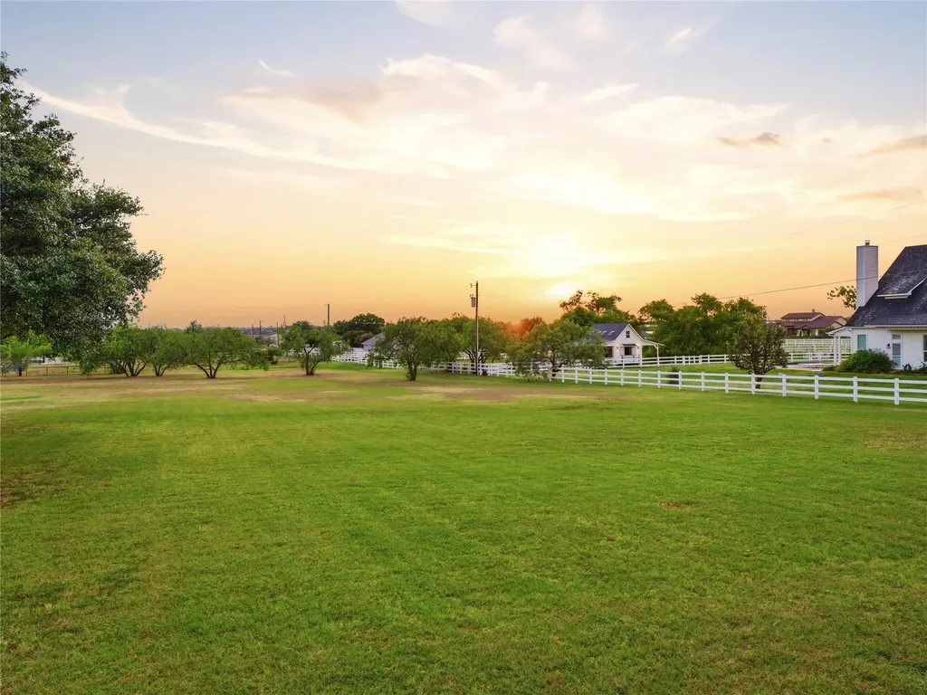 902 W Pioneer Circle Argyle TX 76226