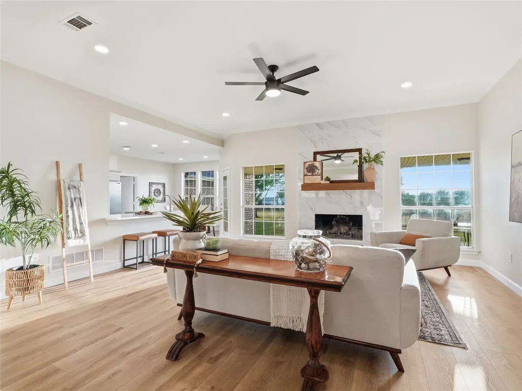902 W Pioneer Circle Argyle TX 76226