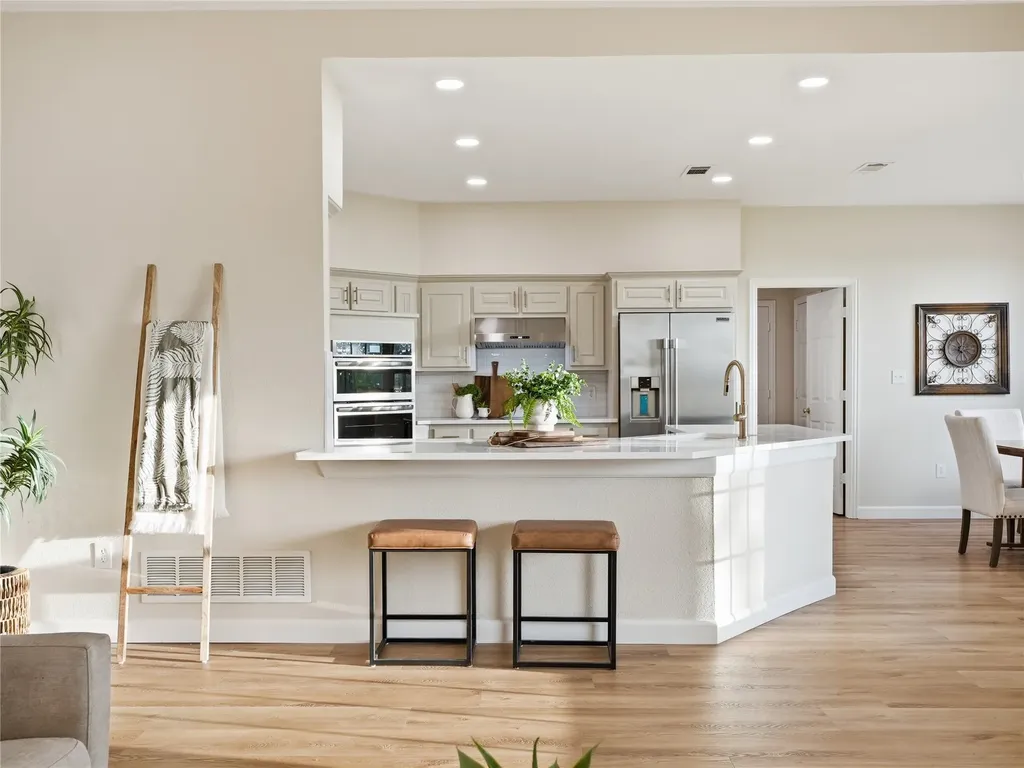 902 W Pioneer Circle Argyle TX 76226