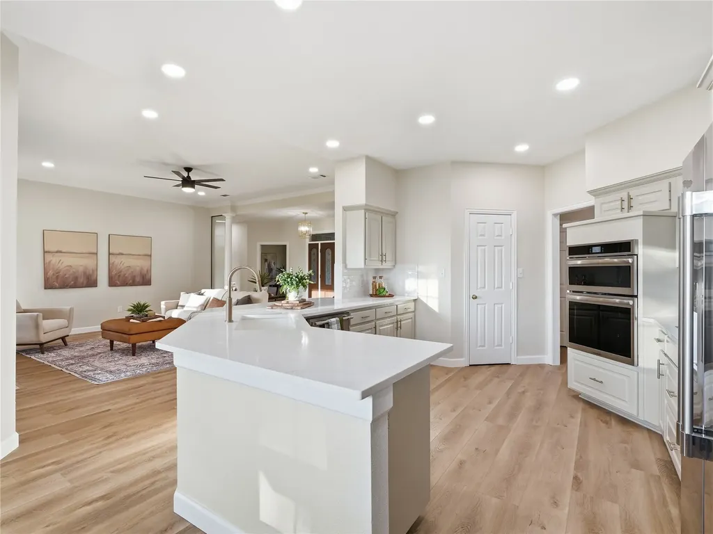 902 W Pioneer Circle Argyle TX 76226