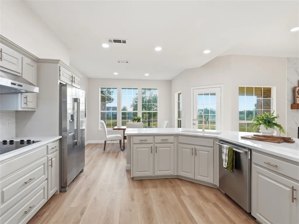 902 W Pioneer Circle Argyle TX 76226