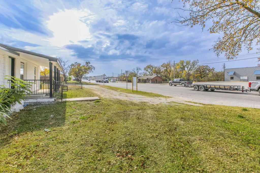 904 13th Street Bridgeport TX 76426