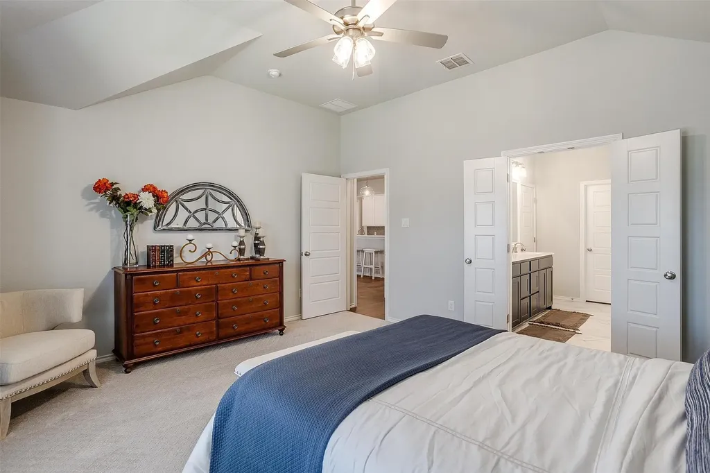 6829 Canyon Rock Benbrook TX 76126