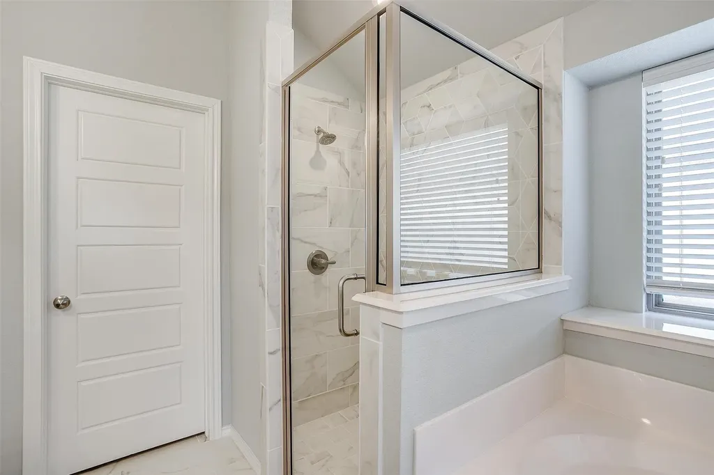 6829 Canyon Rock Benbrook TX 76126