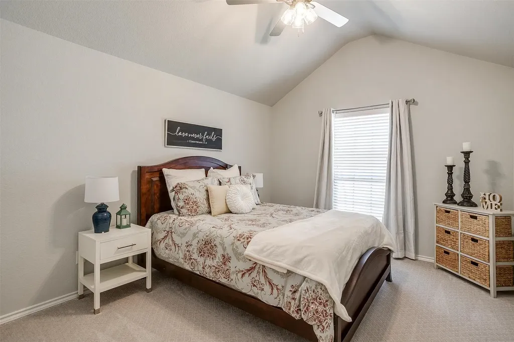 6829 Canyon Rock Benbrook TX 76126