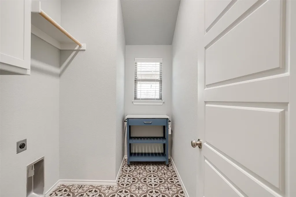 6829 Canyon Rock Benbrook TX 76126