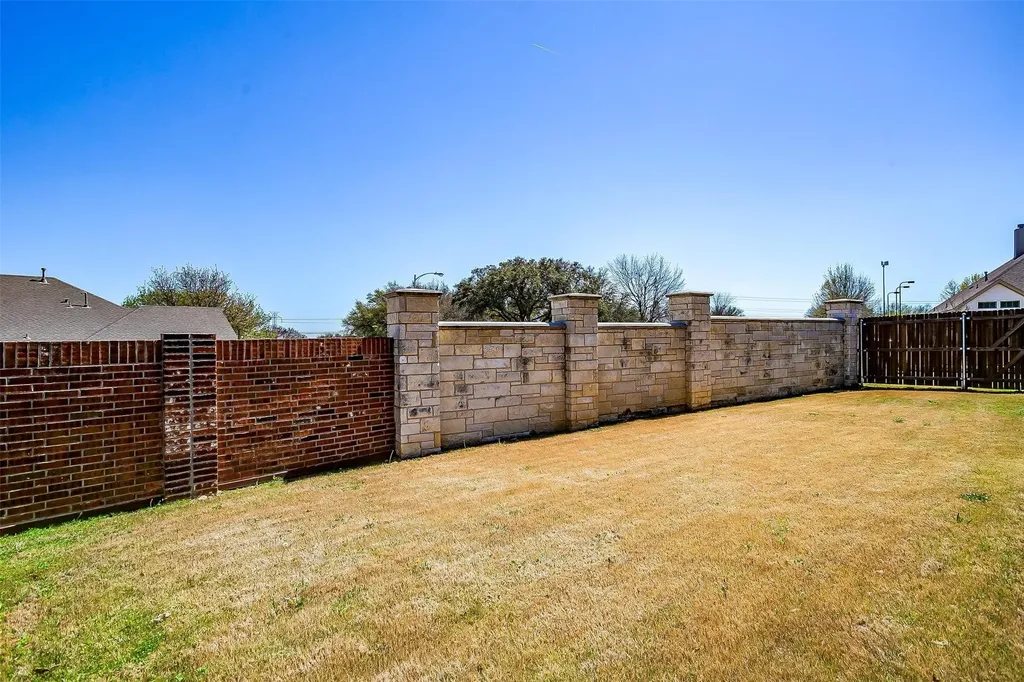 6829 Canyon Rock Benbrook TX 76126