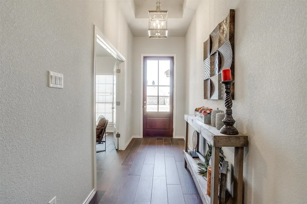 6829 Canyon Rock Benbrook TX 76126