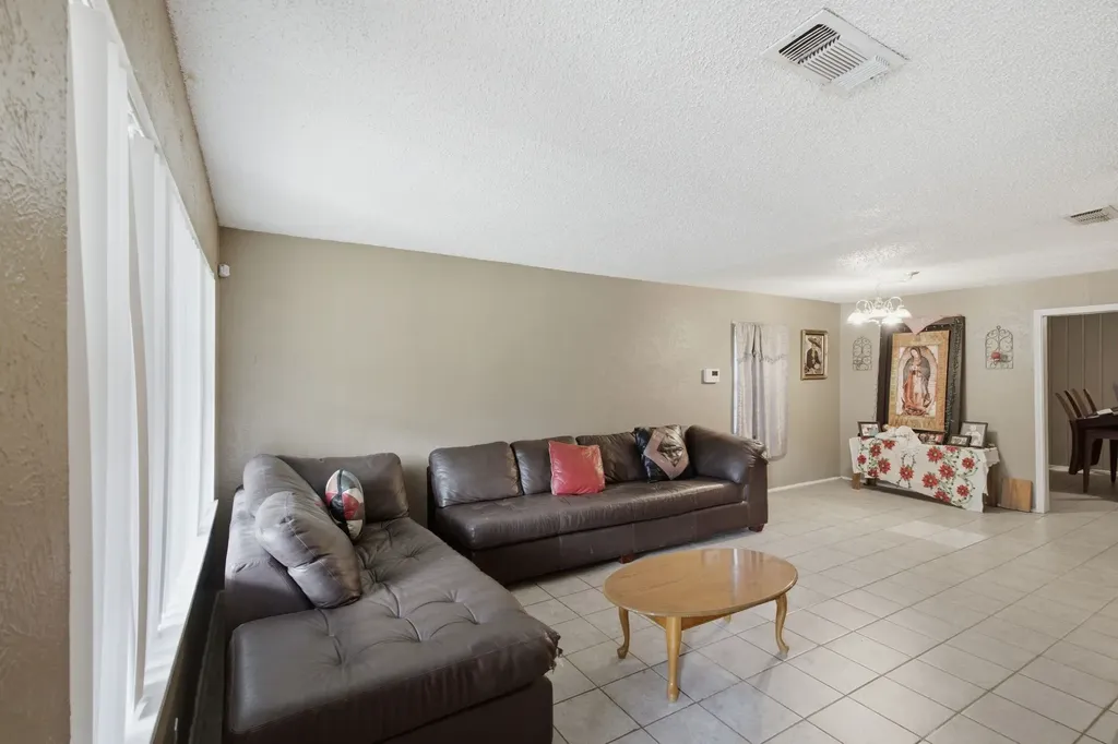 605 W 8th Street Irving TX 75060