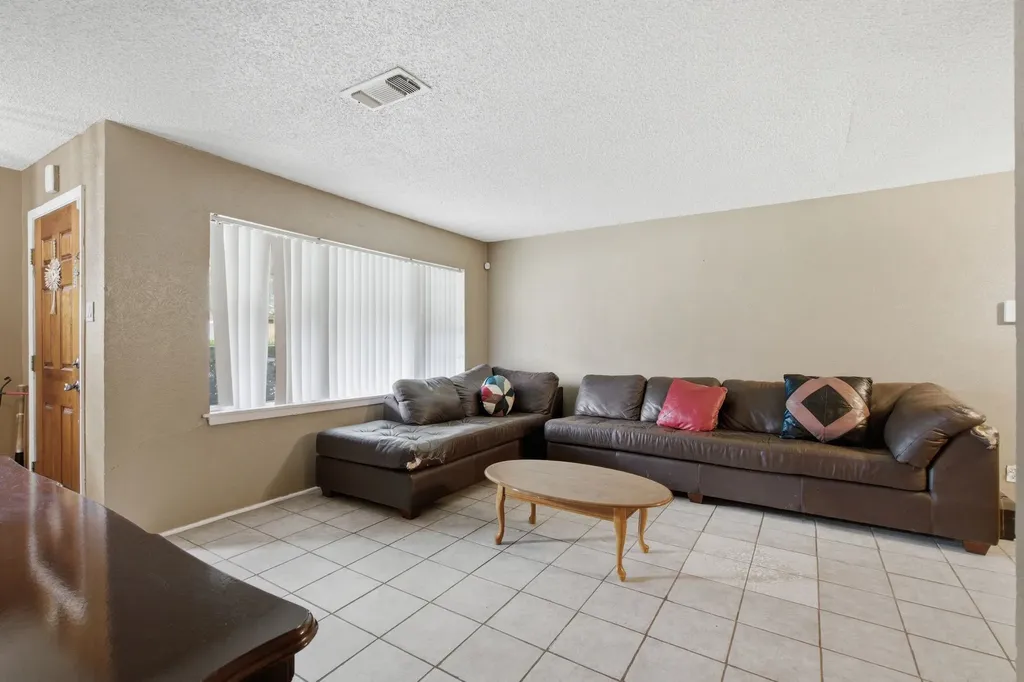 605 W 8th Street Irving TX 75060