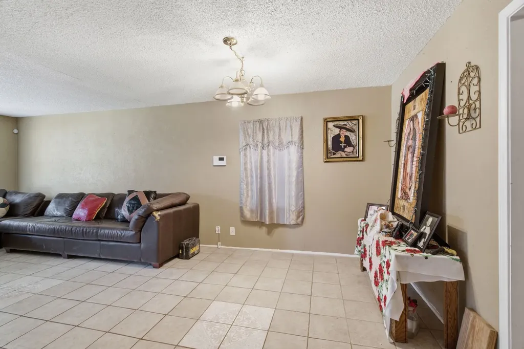 605 W 8th Street Irving TX 75060