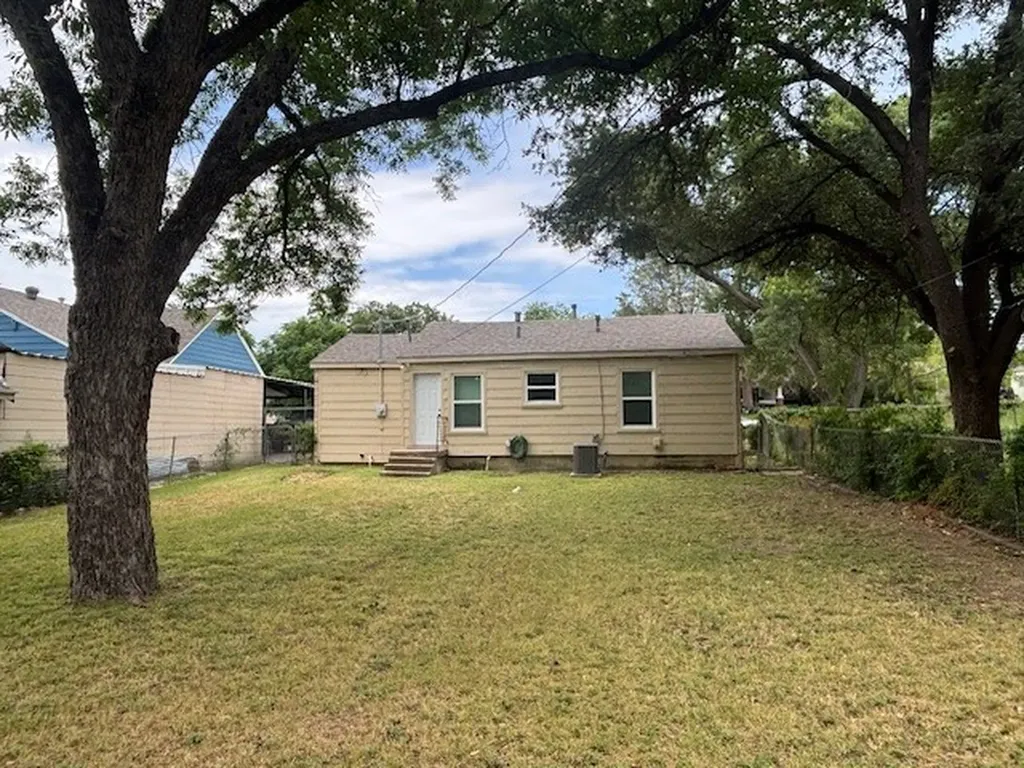 3324 James Avenue Fort Worth TX 76110