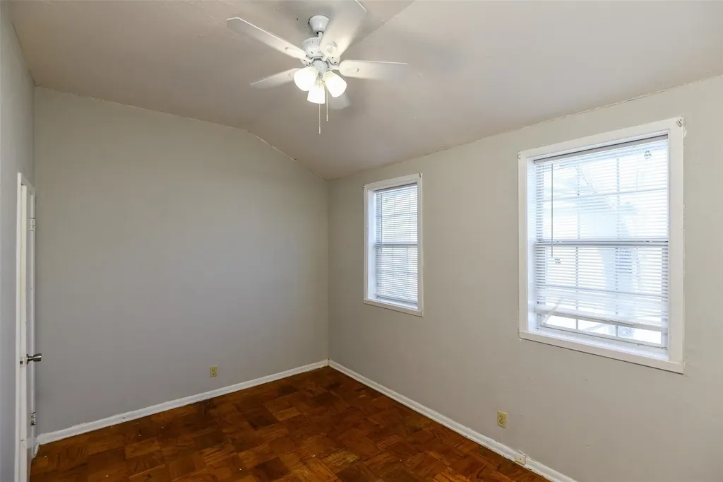 4722 Mccart Avenue Fort Worth TX 76115