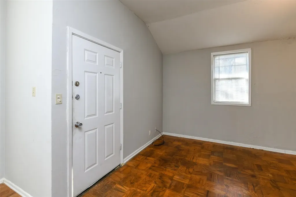 4722 Mccart Avenue Fort Worth TX 76115
