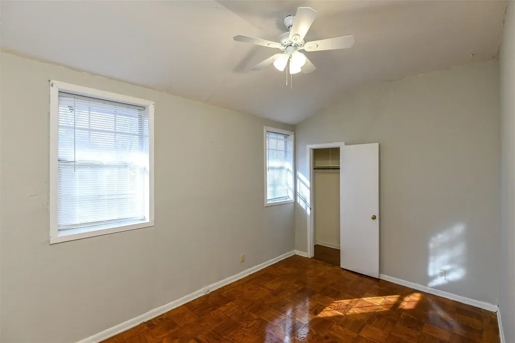 4722 Mccart Avenue Fort Worth TX 76115