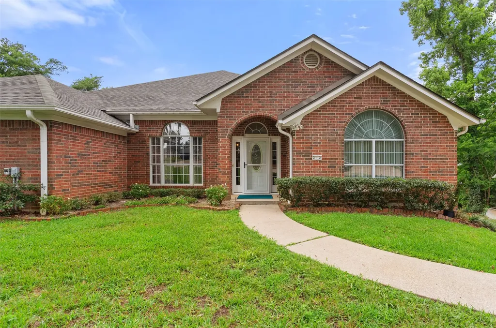 212 E Hideaway Lane Hideaway TX 75771