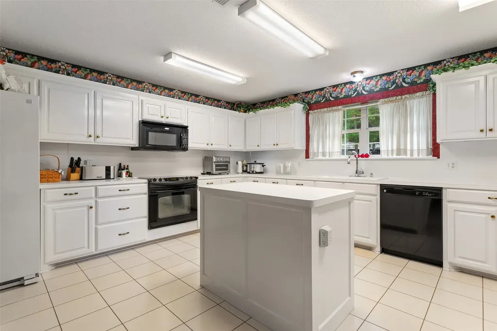 212 E Hideaway Lane Hideaway TX 75771