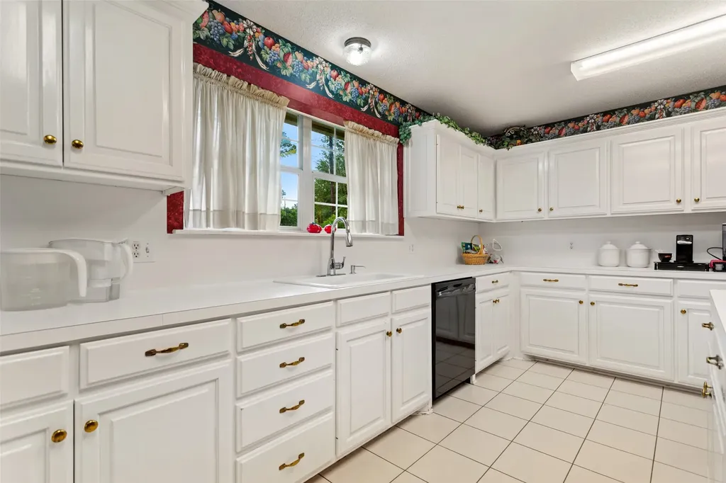 212 E Hideaway Lane Hideaway TX 75771