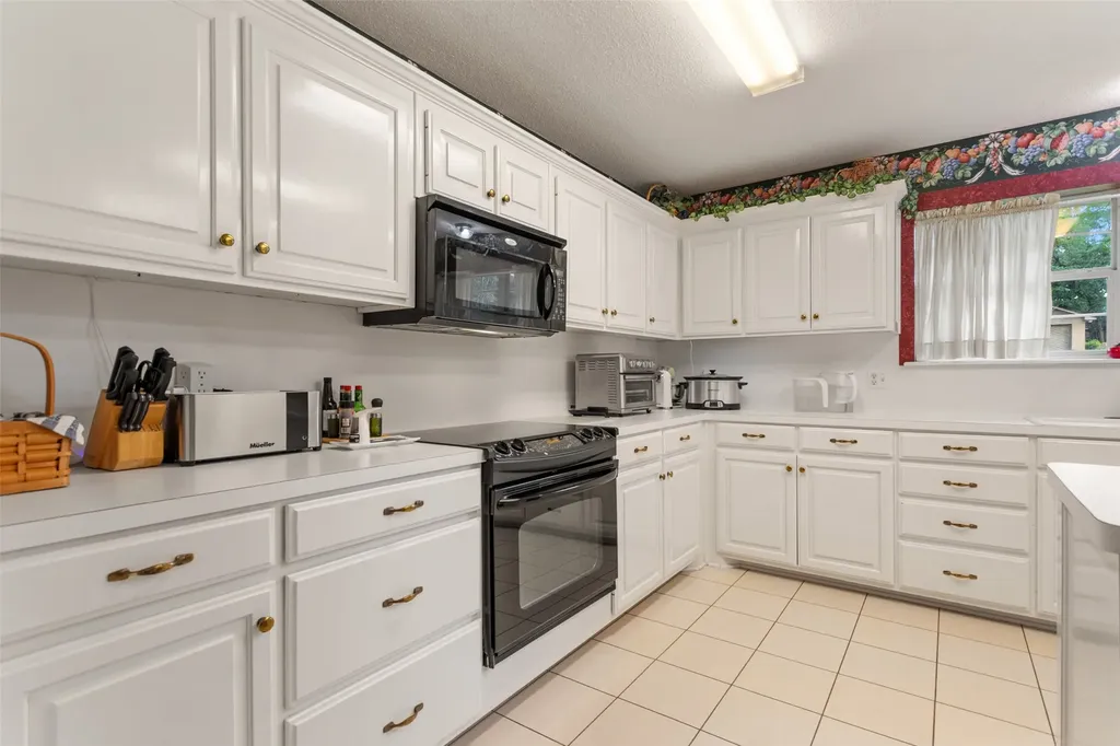 212 E Hideaway Lane Hideaway TX 75771
