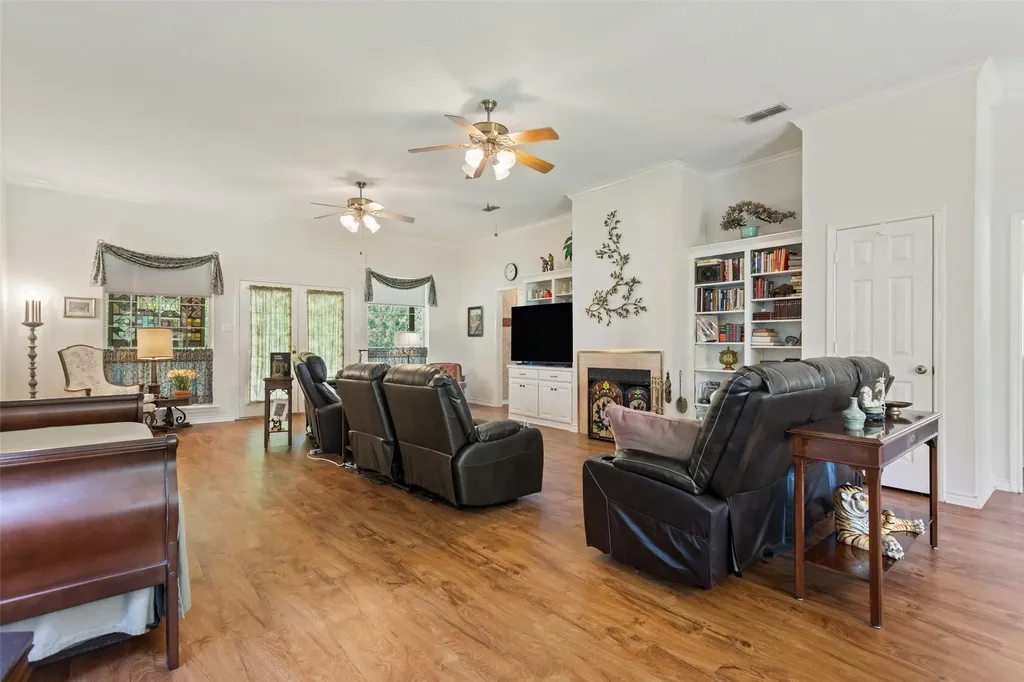 212 E Hideaway Lane Hideaway TX 75771