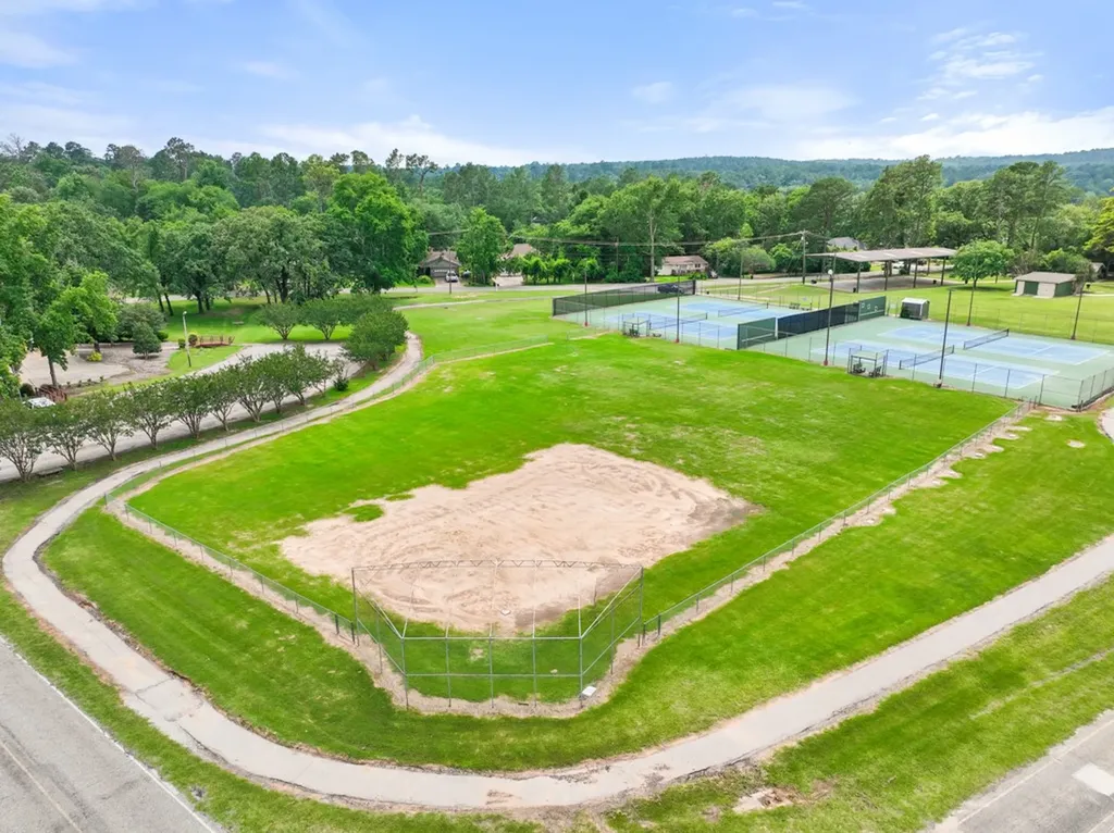 212 E Hideaway Lane Hideaway TX 75771