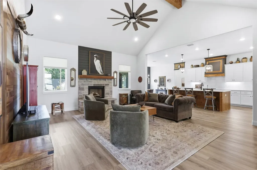 344 Zebrastone Way Poolville TX 76487