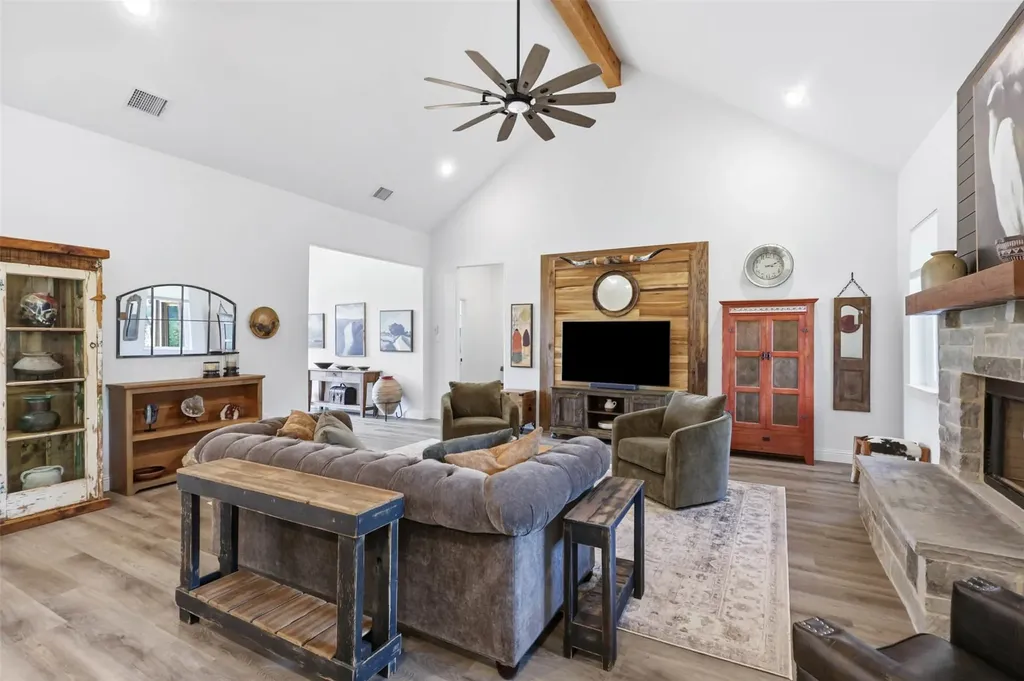 344 Zebrastone Way Poolville TX 76487