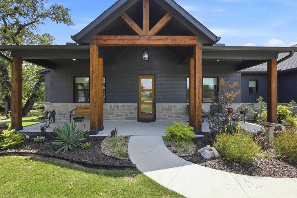344 Zebrastone Way Poolville TX 76487