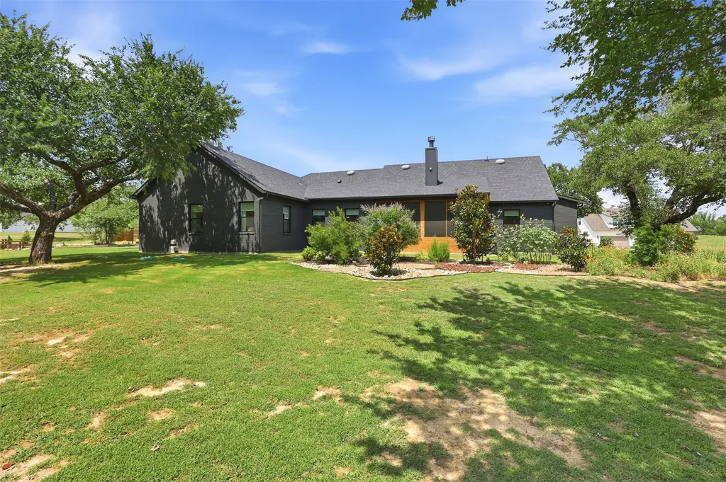 344 Zebrastone Way Poolville TX 76487