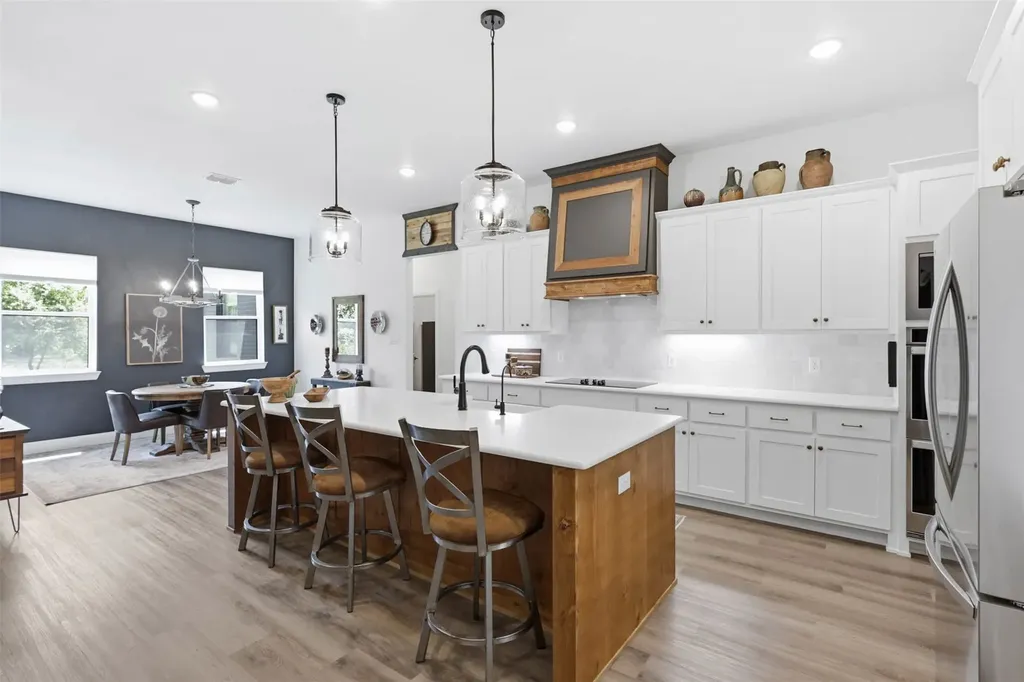 344 Zebrastone Way Poolville TX 76487
