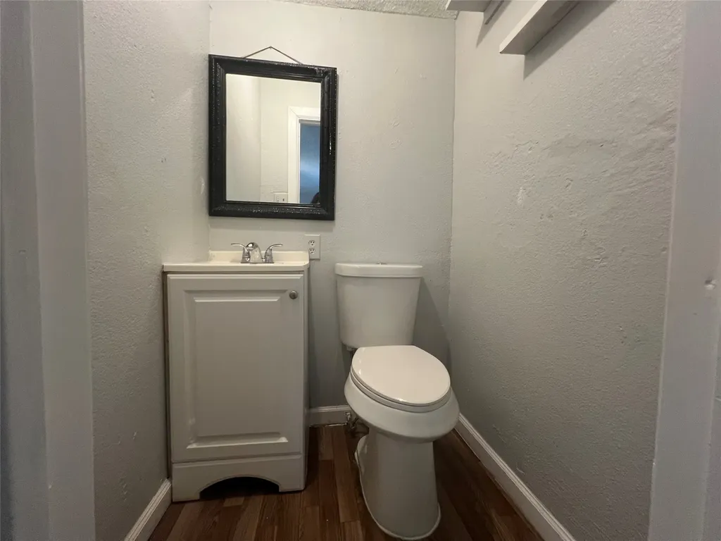 2722 Locust Avenue Dallas TX 75216