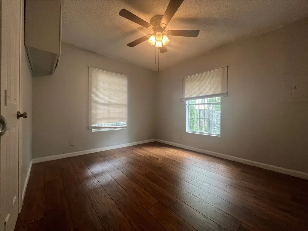 2722 Locust Avenue Dallas TX 75216