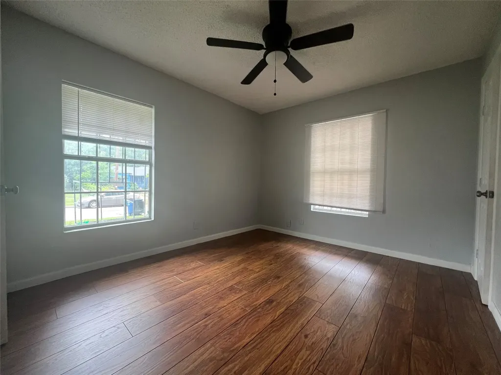 2722 Locust Avenue Dallas TX 75216