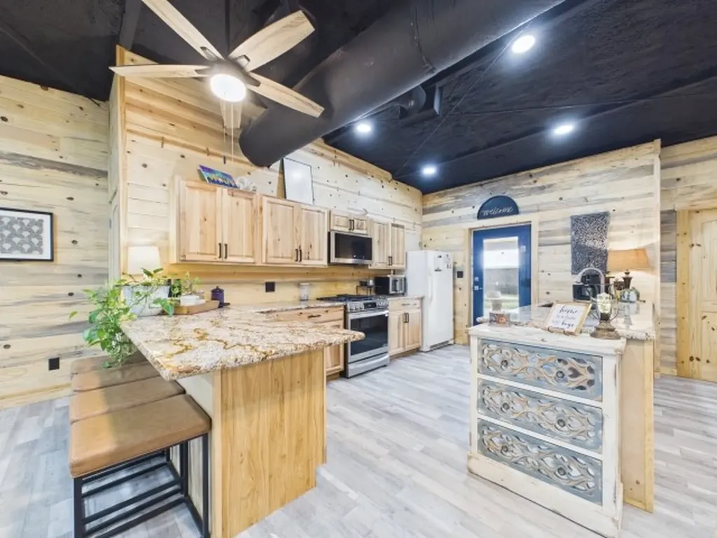 7491 State Highway 19 S Athens TX 75751