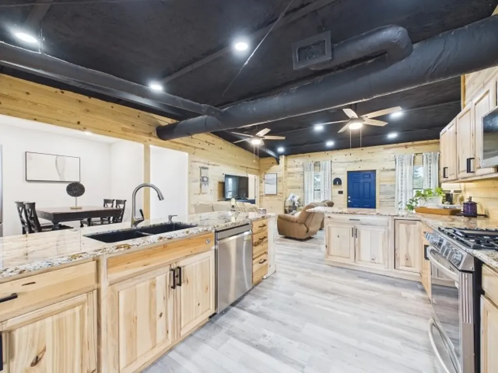 7491 State Highway 19 S Athens TX 75751