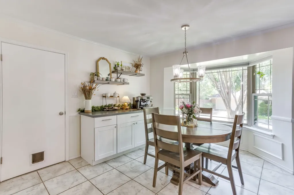 3825 Twilight Drive S Benbrook TX 76116