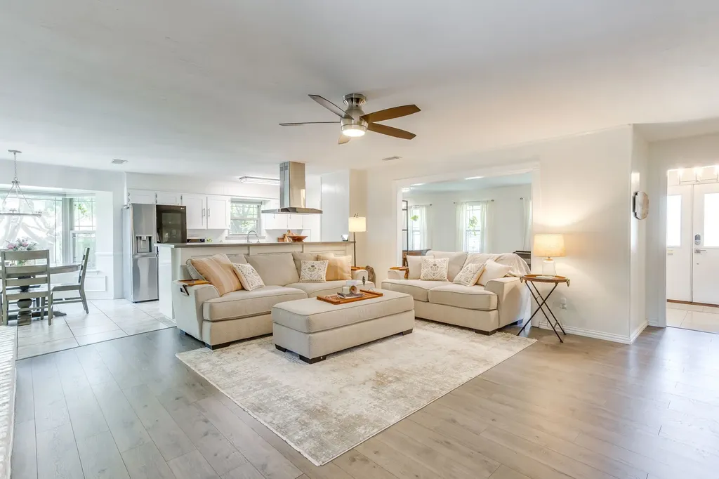 3825 Twilight Drive S Benbrook TX 76116