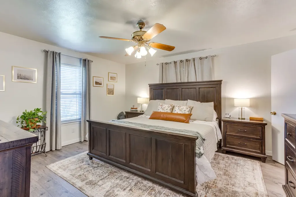 3825 Twilight Drive S Benbrook TX 76116