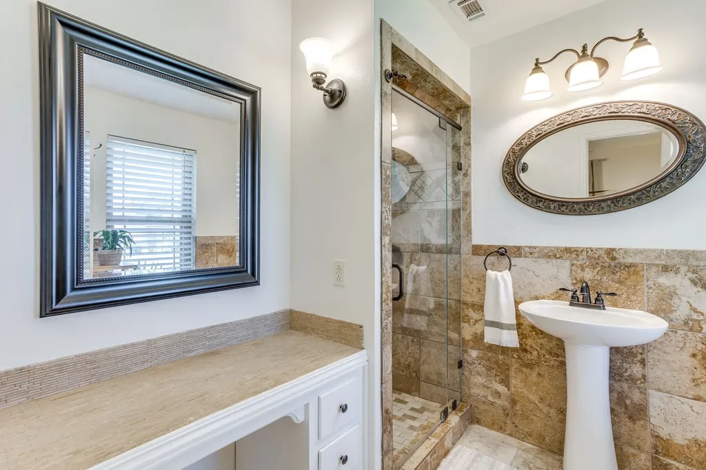 3825 Twilight Drive S Benbrook TX 76116