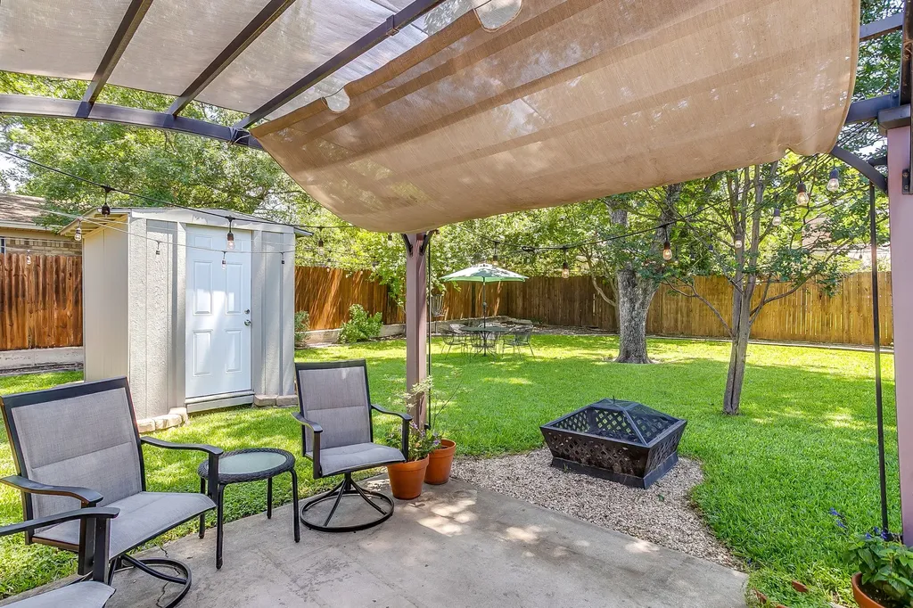 3825 Twilight Drive S Benbrook TX 76116