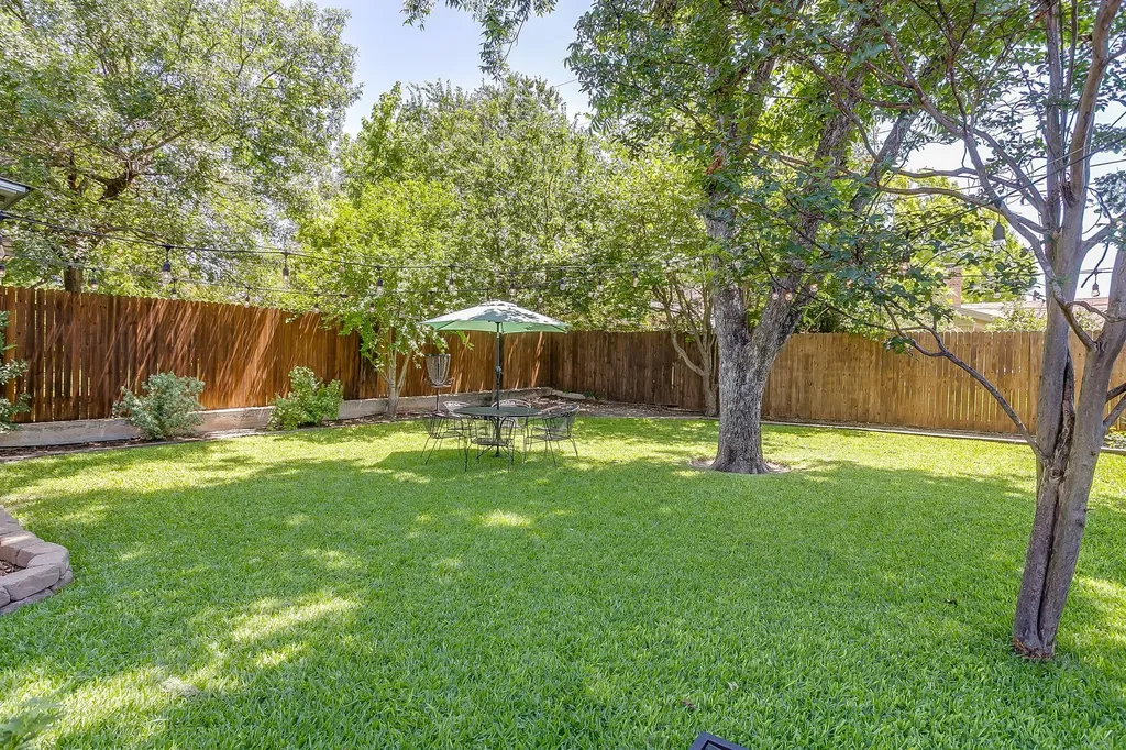 3825 Twilight Drive S Benbrook TX 76116