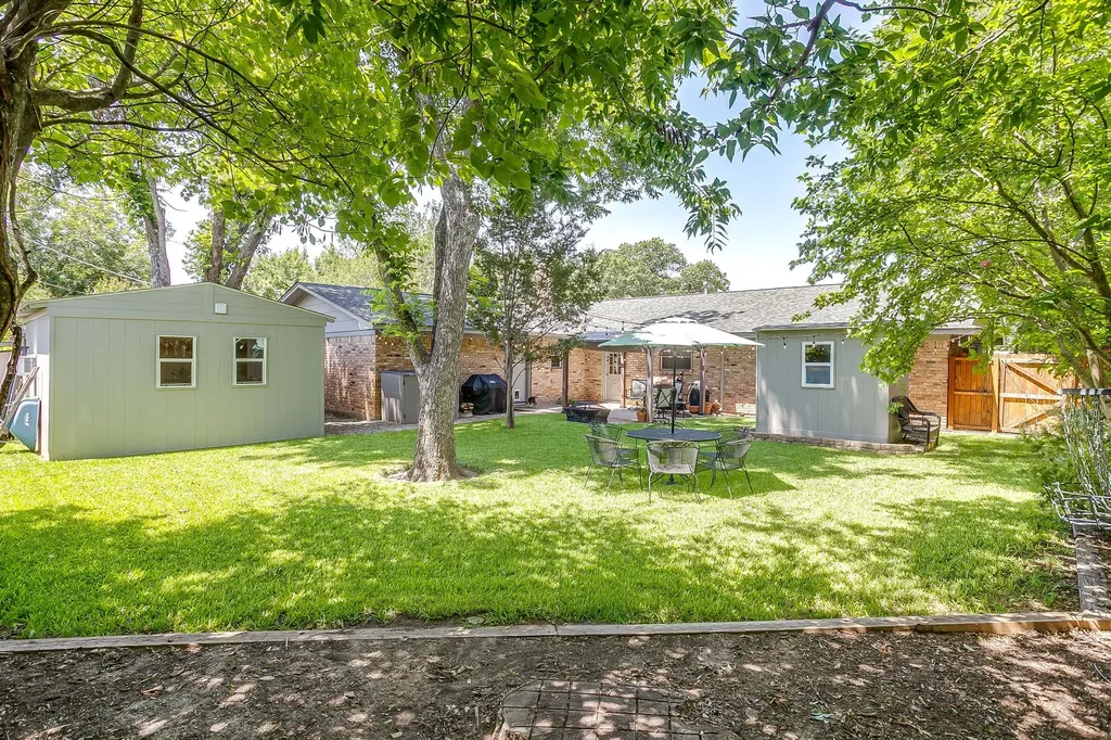 3825 Twilight Drive S Benbrook TX 76116