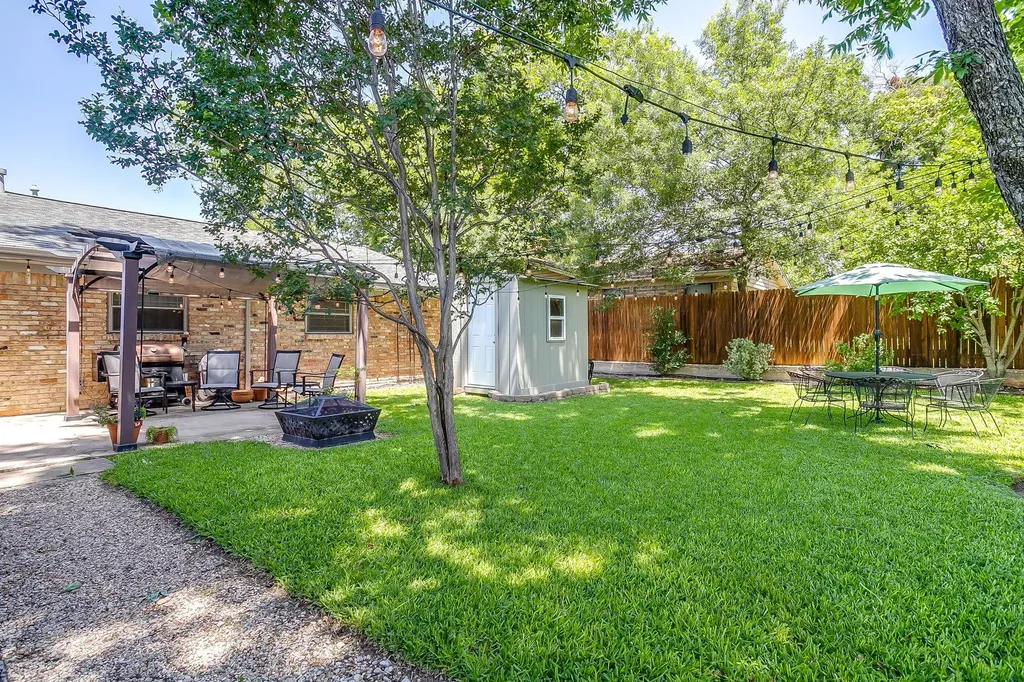 3825 Twilight Drive S Benbrook TX 76116