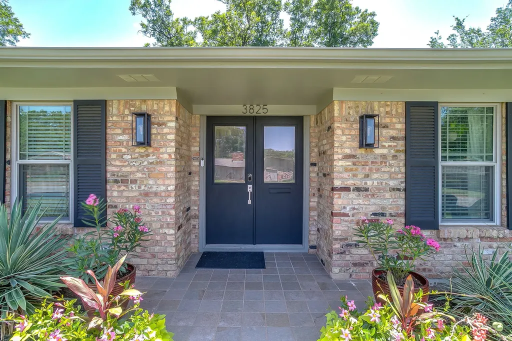 3825 Twilight Drive S Benbrook TX 76116