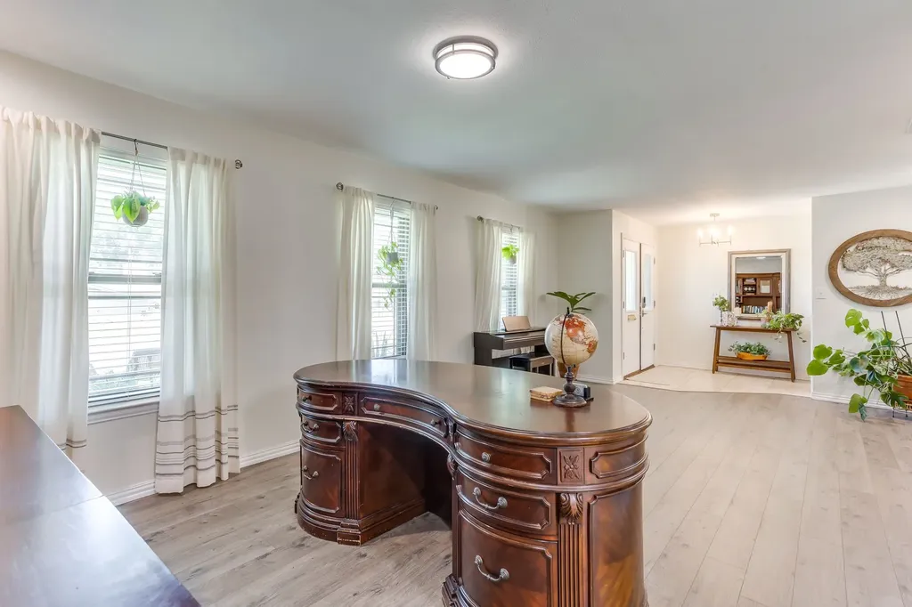 3825 Twilight Drive S Benbrook TX 76116