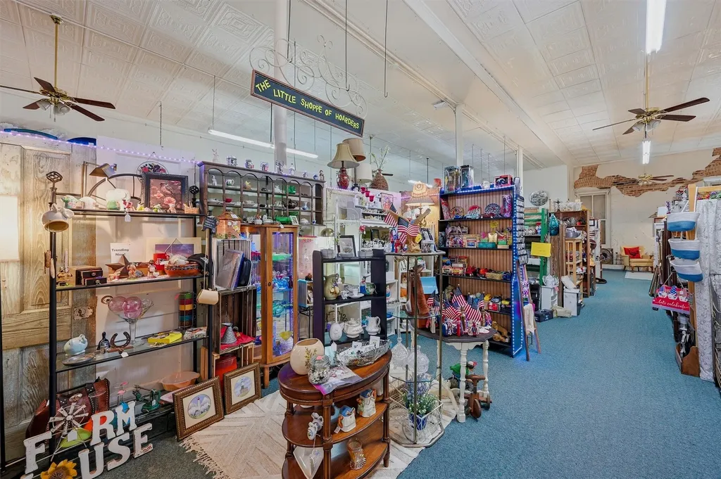 321 N Main Street Bonham TX 75418