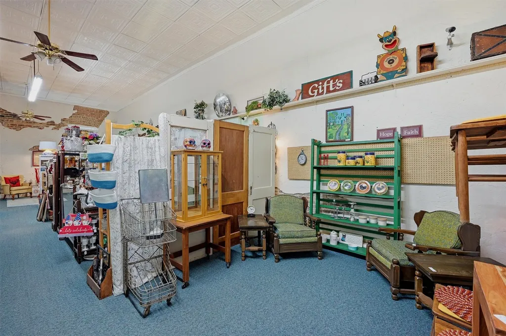 321 N Main Street Bonham TX 75418